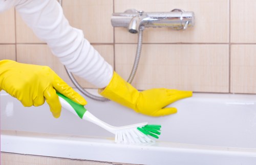 Experienced cleaner in TW13 handling deep cleaning tasks